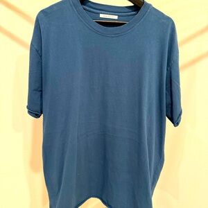 John Elliott rolled sleeve t-shirt. Blue, size 5 (XL)